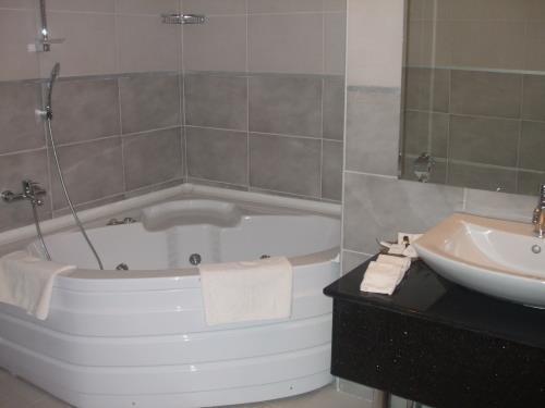 Dragos Resort Hotel Spa Restaurant Истанбул Екстериор снимка